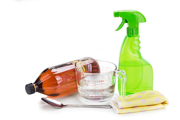 How to Make a Homemade Vinegar Cleaning Solution